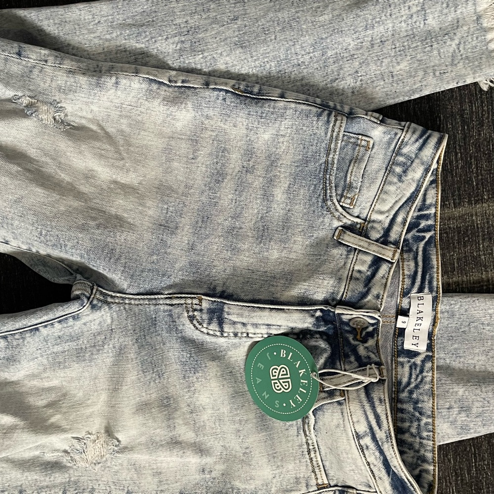Blue Skinny Jeans with Distressed Vintage Look